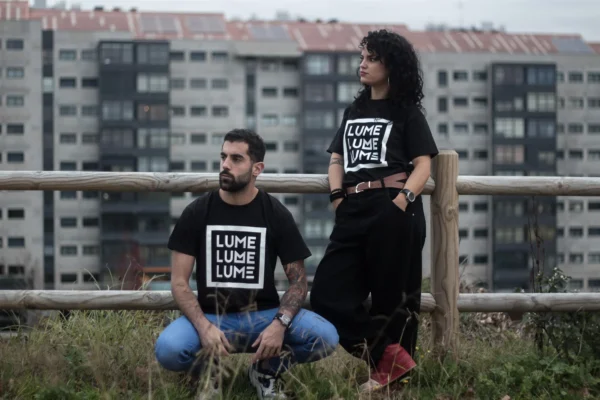 Camiseta Lume Negro Unisex